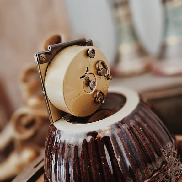 Vintage Square Guild-Hall German Made Gold Pocket Alarm Clock - Picture 3 of 3